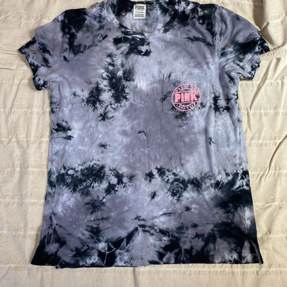 PINK Victoria's Secret Black and Gray Tie-Dye Tee